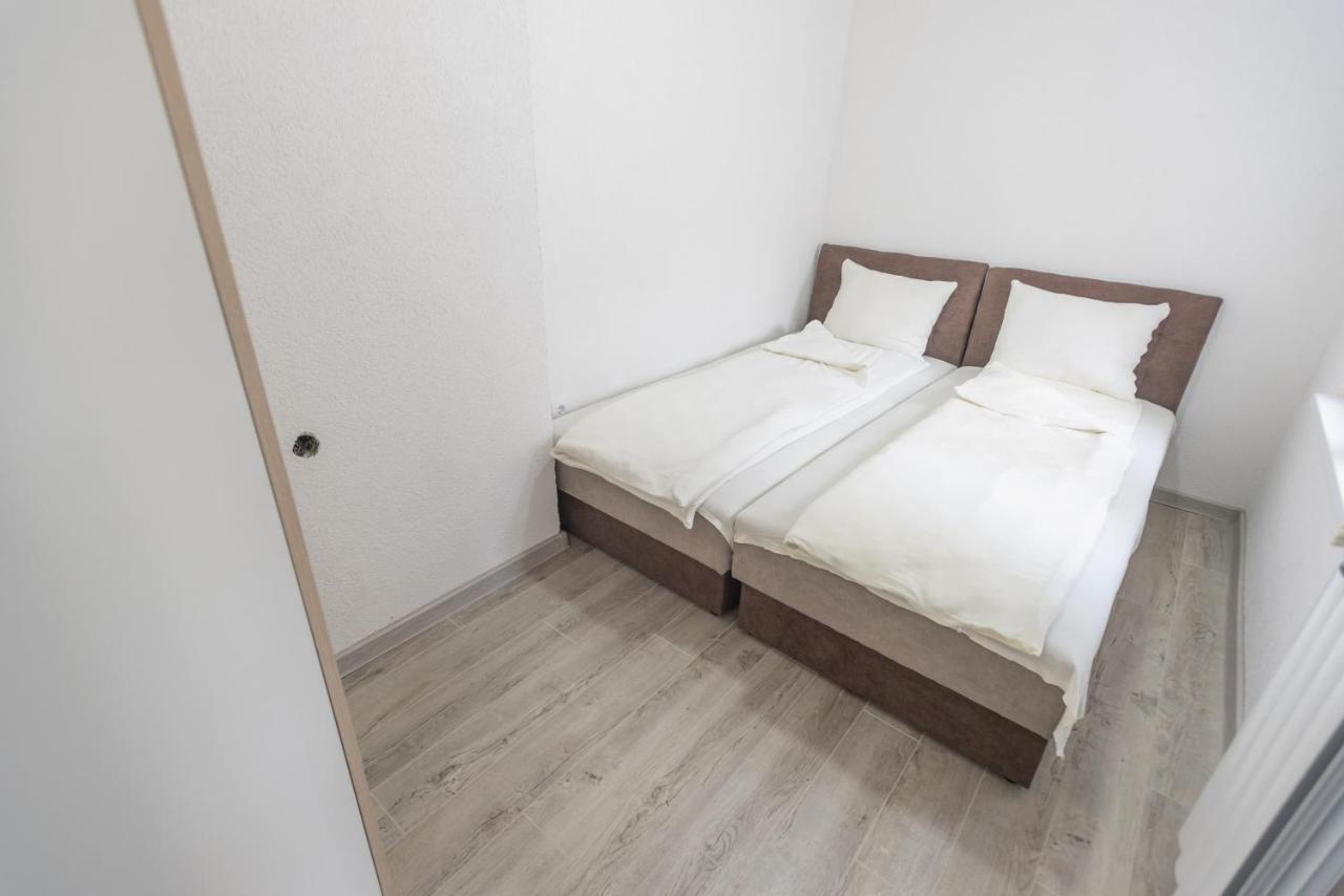 Apartmani Centar ロズニツァ エクステリア 写真