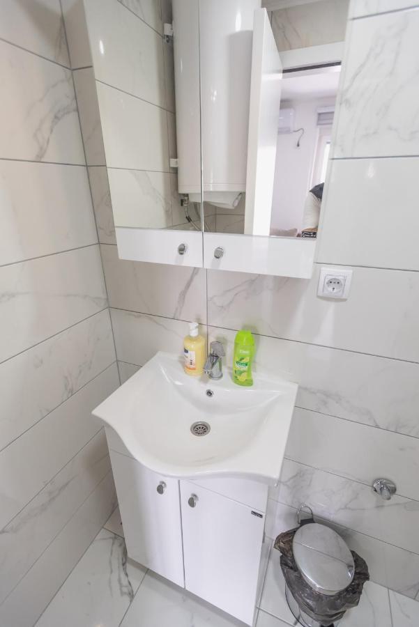Apartmani Centar ロズニツァ エクステリア 写真
