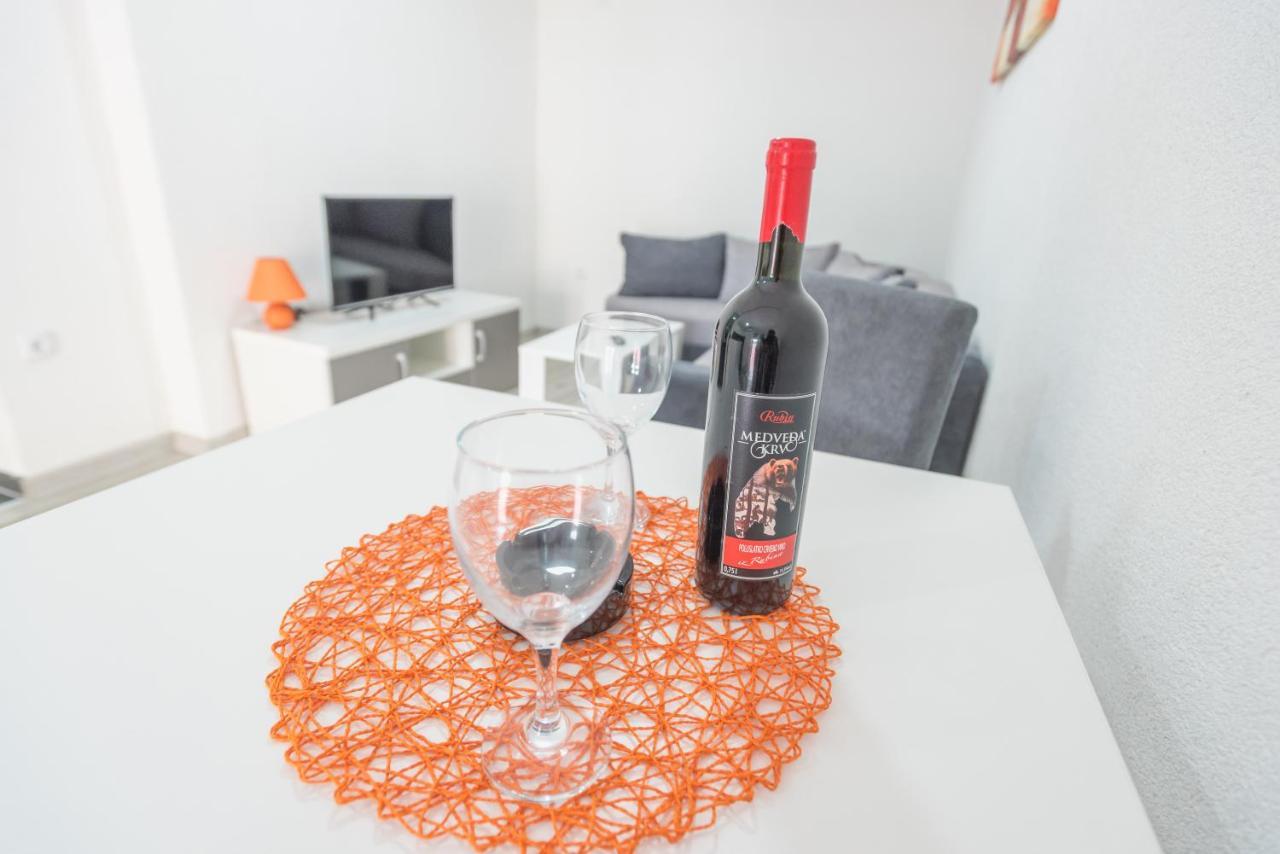 Apartmani Centar ロズニツァ エクステリア 写真