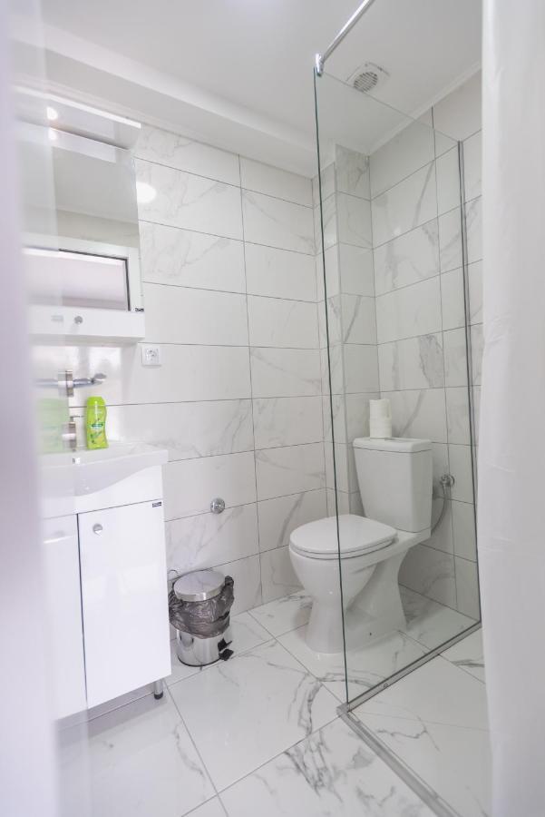 Apartmani Centar ロズニツァ エクステリア 写真