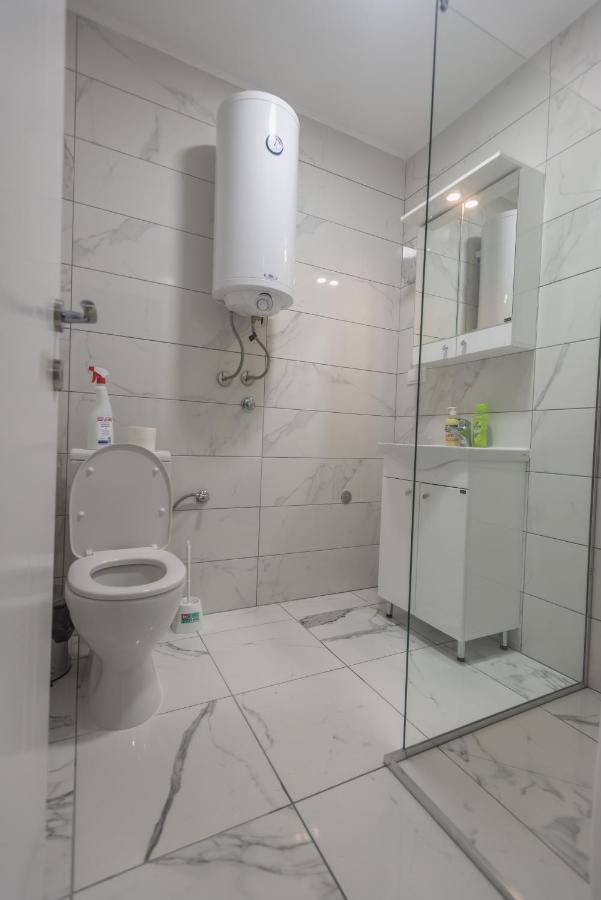Apartmani Centar ロズニツァ エクステリア 写真