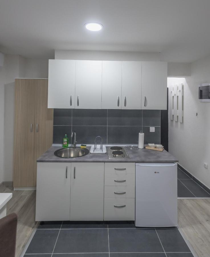 Apartmani Centar ロズニツァ エクステリア 写真
